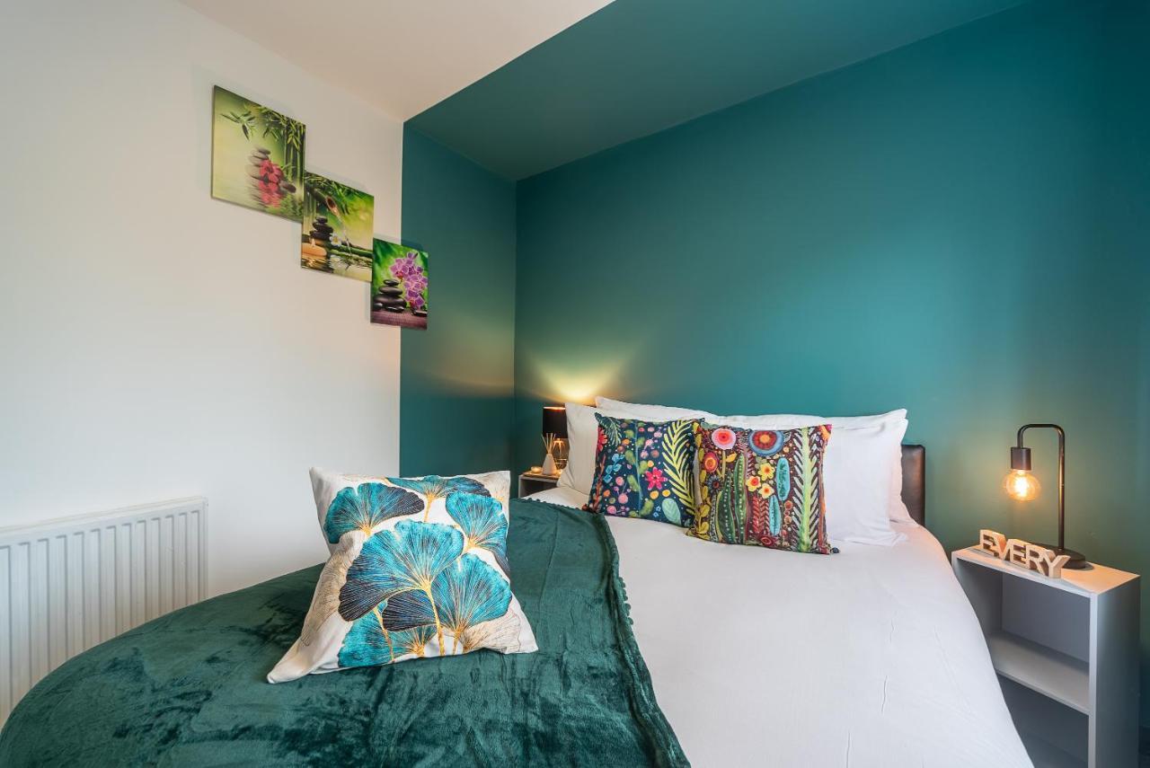 J'S Home Away From Home Fresh 2 Bedroom Garden Parking Kingston upon Hull Eksteriør bilde