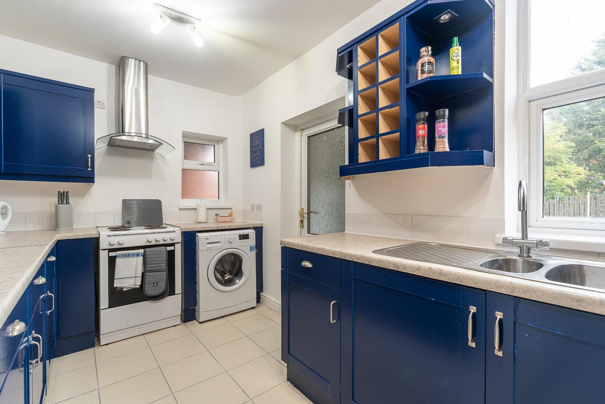 J'S Home Away From Home Fresh 2 Bedroom Garden Parking Kingston upon Hull Eksteriør bilde
