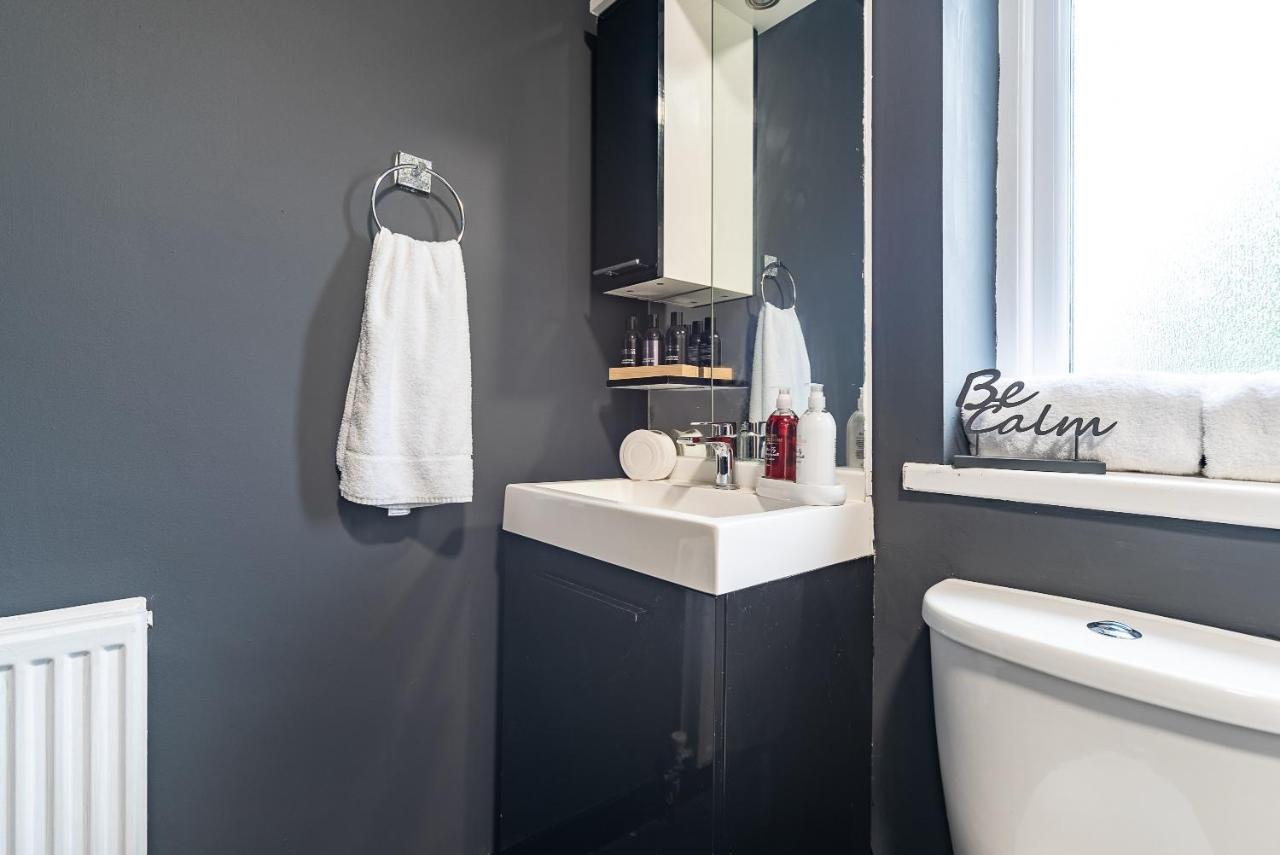 J'S Home Away From Home Fresh 2 Bedroom Garden Parking Kingston upon Hull Eksteriør bilde